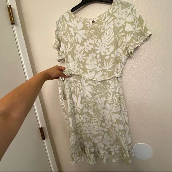 Billabong honeydew wrap dress sage green romantic ruffle beach fairycore S/8 - Picture 3 of 12